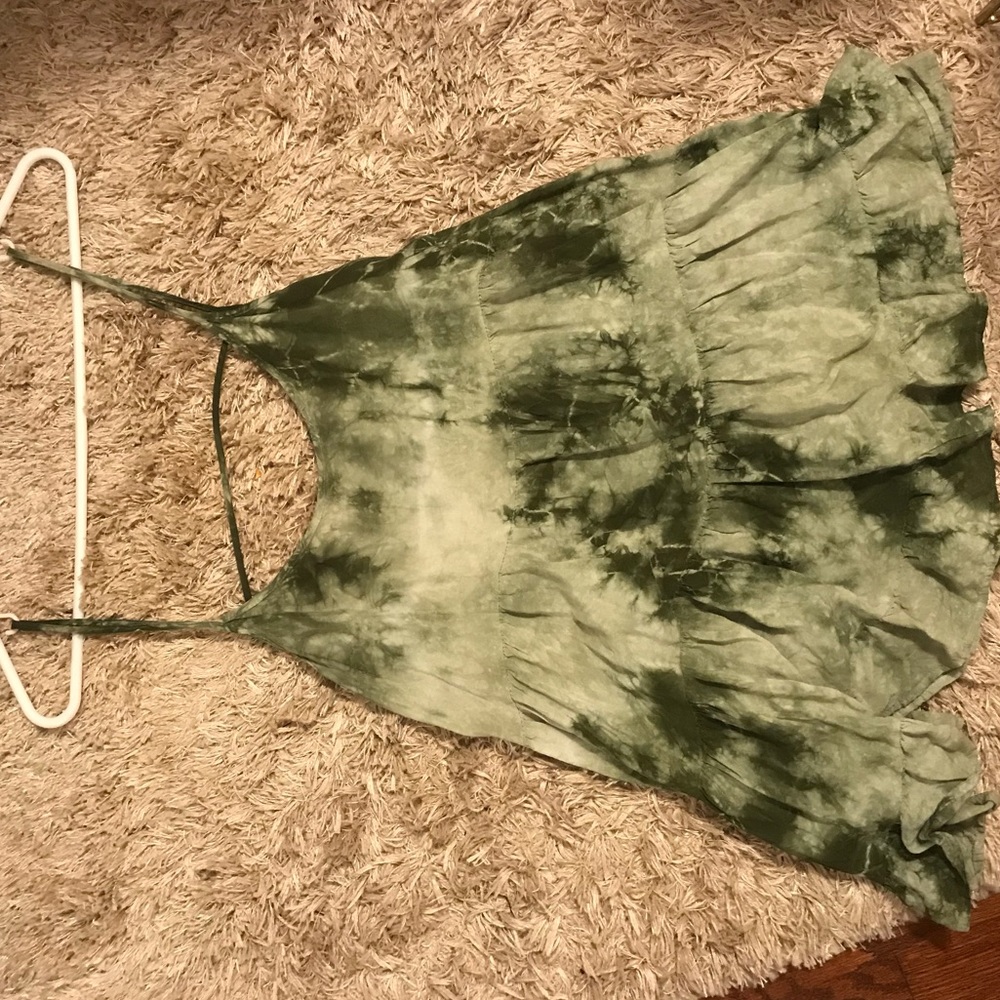 Open Back flowy Tanktop - Picture 2 of 4